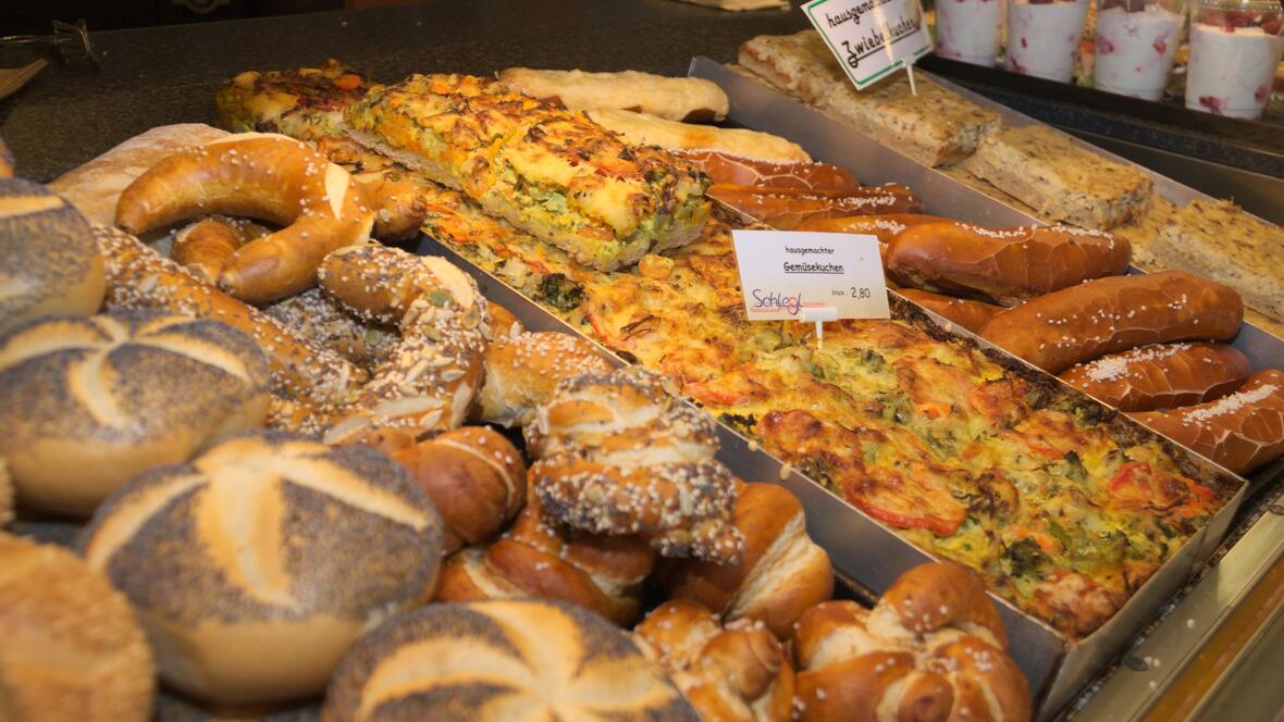 baeckerei-schlegl-neuburg-fuer-den-kleinen-hunger-zum-mitnehmen