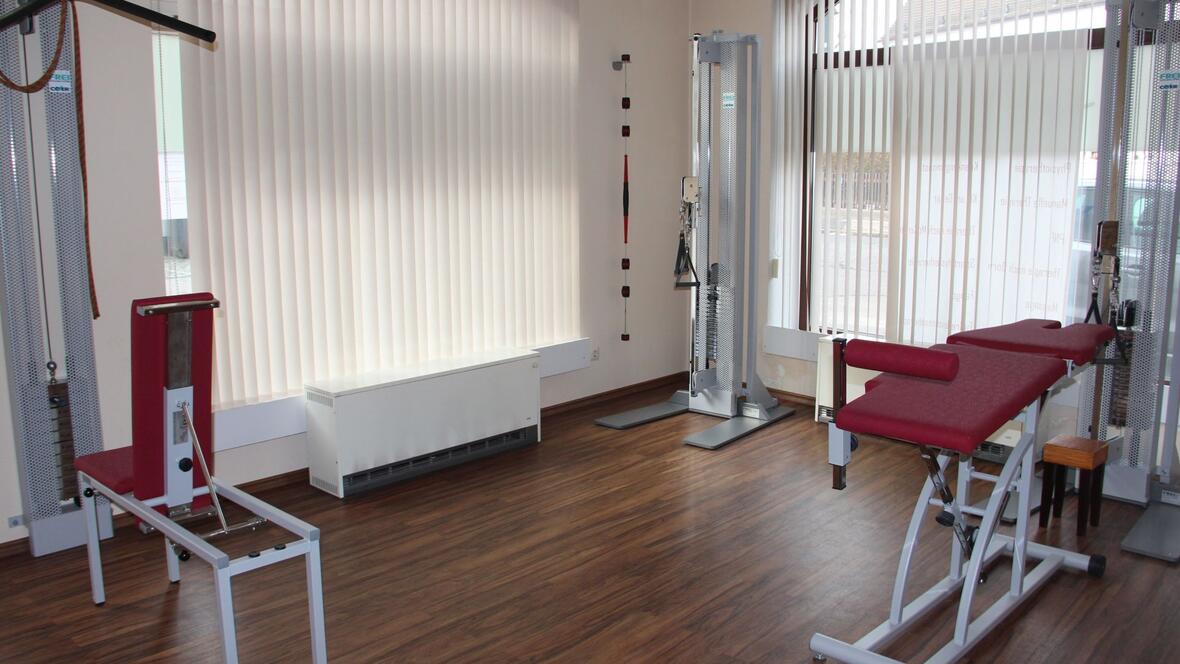 beheizter-raum-fuers-geraetetraining-mit-sichtschutz