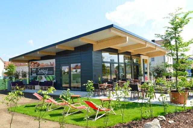 filiale-feldkirchen-mit-sitzplaetze-zum-geniessen