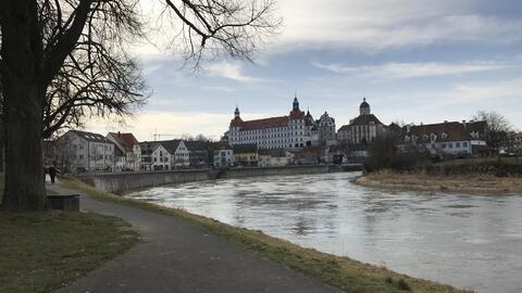 neuburg-com-neuburg-aussicht-vom-ruderclub-aufs-schloss