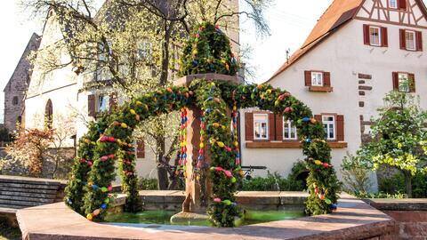 osterbrunnen-in-der-fraenkischen-schweiz-mittwoch-07.-april-2021